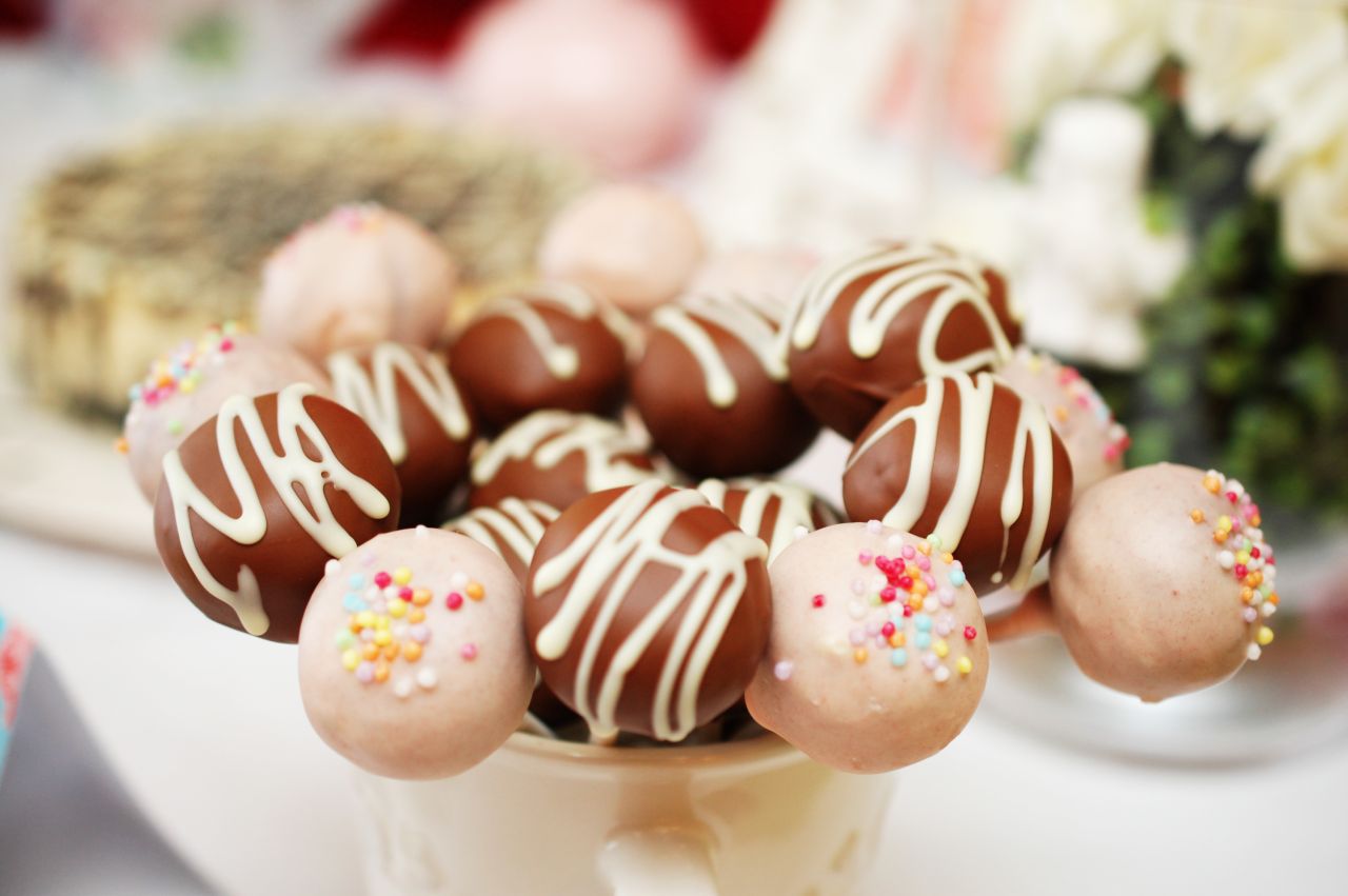 Red Velvet Cake Pops Retete culinare by Teo�s Kitchen Red Velvet Cake Pops Retete culinare by Teo�s Kitchen