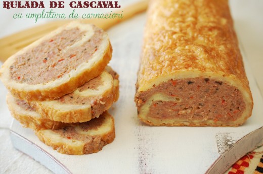 Rulada de cascaval cu umplutura de carnaciori