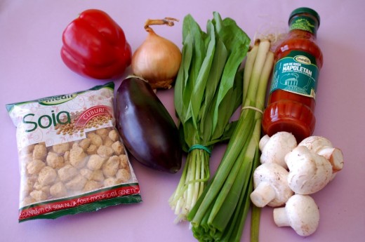 Ingrediente pentru cous cous cu legume si cuburi de soia