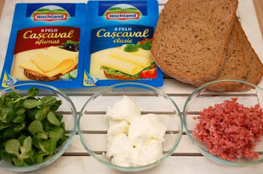 Ingrediente sandwich rulou cu cascaval felii