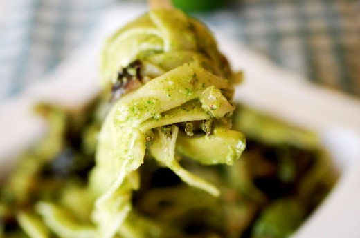 Tagliatelle cu pesto de leurda si legume