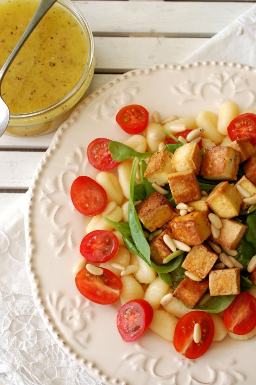 Salata de spanac, gnocchi si tofu