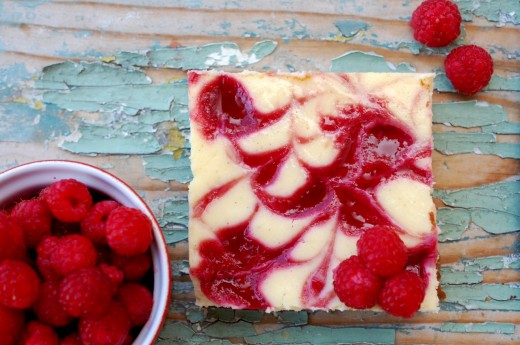 cheesecake marmorat cu sos de zmeura raspberry swirl cheescake