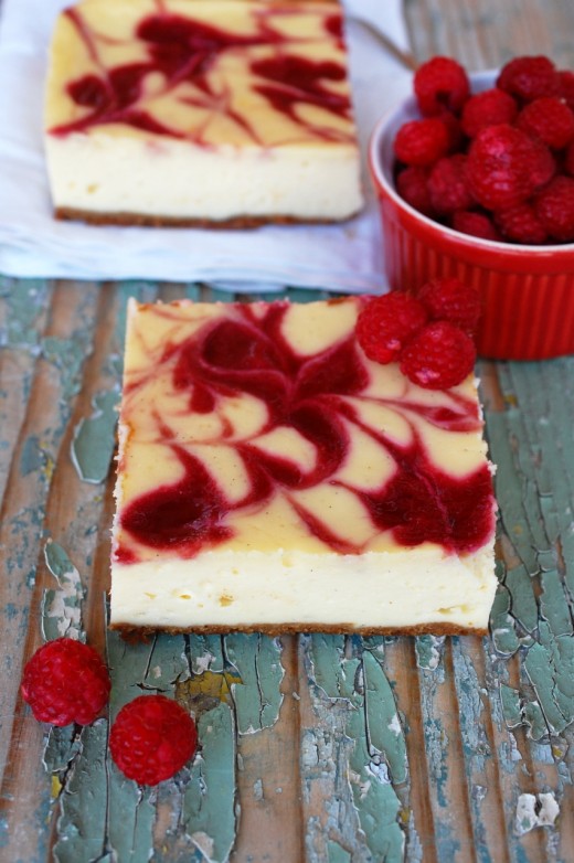 cheesecake marmorat cu sos de zmeura raspberry swirl cheescake