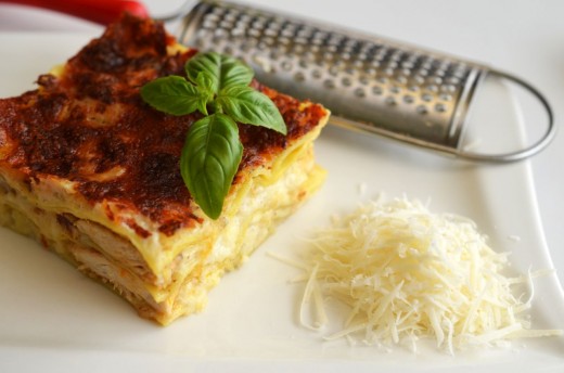 Lasagna cu pui la gratar si 4 feluri de branza