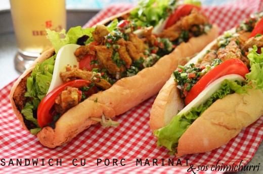 sandwich cu porc marinat si sos chimichurri