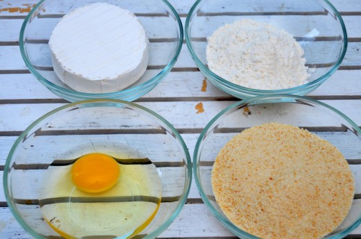 camembert pane cu sos de fructe de padure