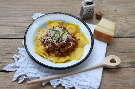 ravioli bolognese