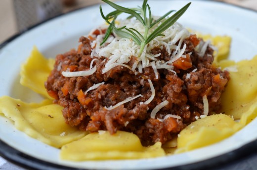 ravioli bolognese