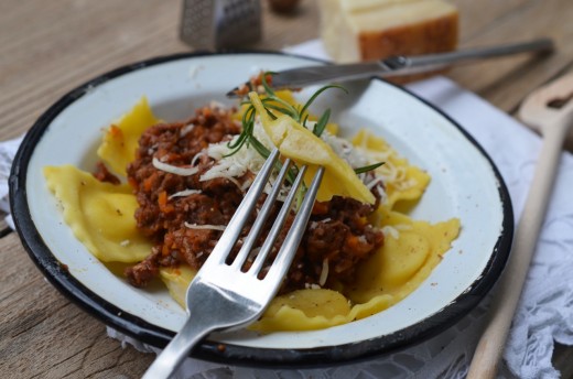 ravioli bolognese