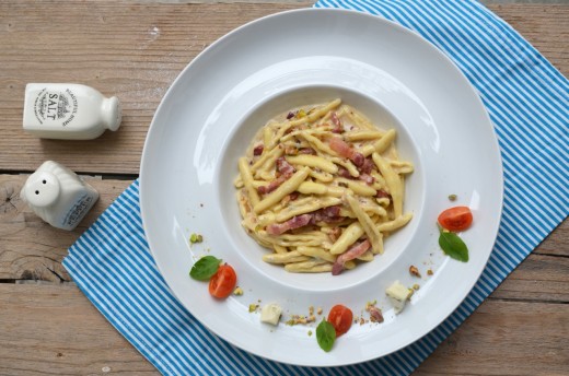 paste cu nuci pancetta si gorgonzola