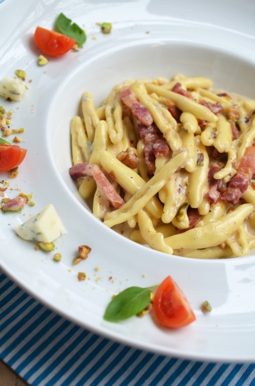 paste cu nuci pancetta si gorgonzola