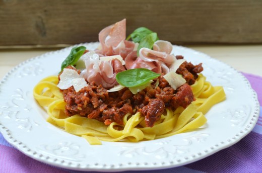 tagliatelle-cu-sos-de-legume