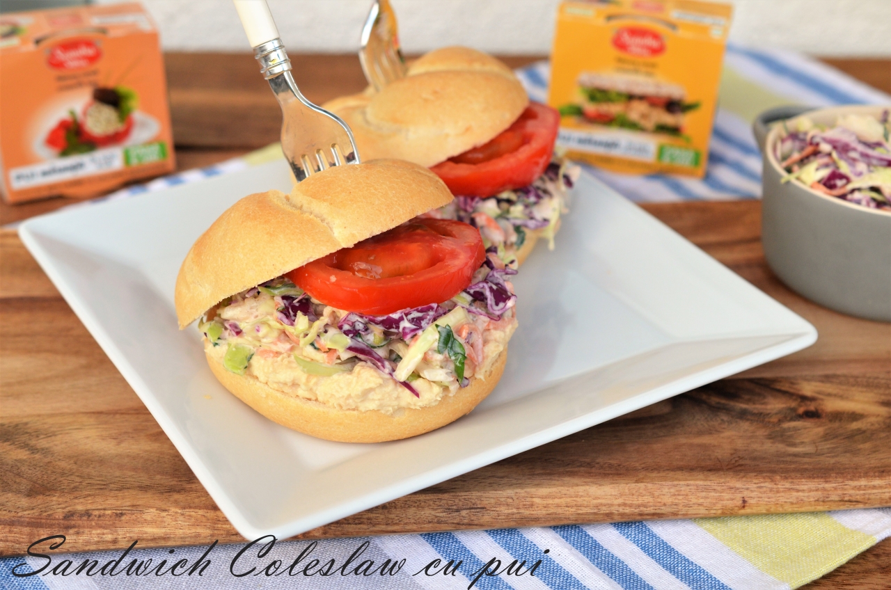 sandwich coleslaw cu pui