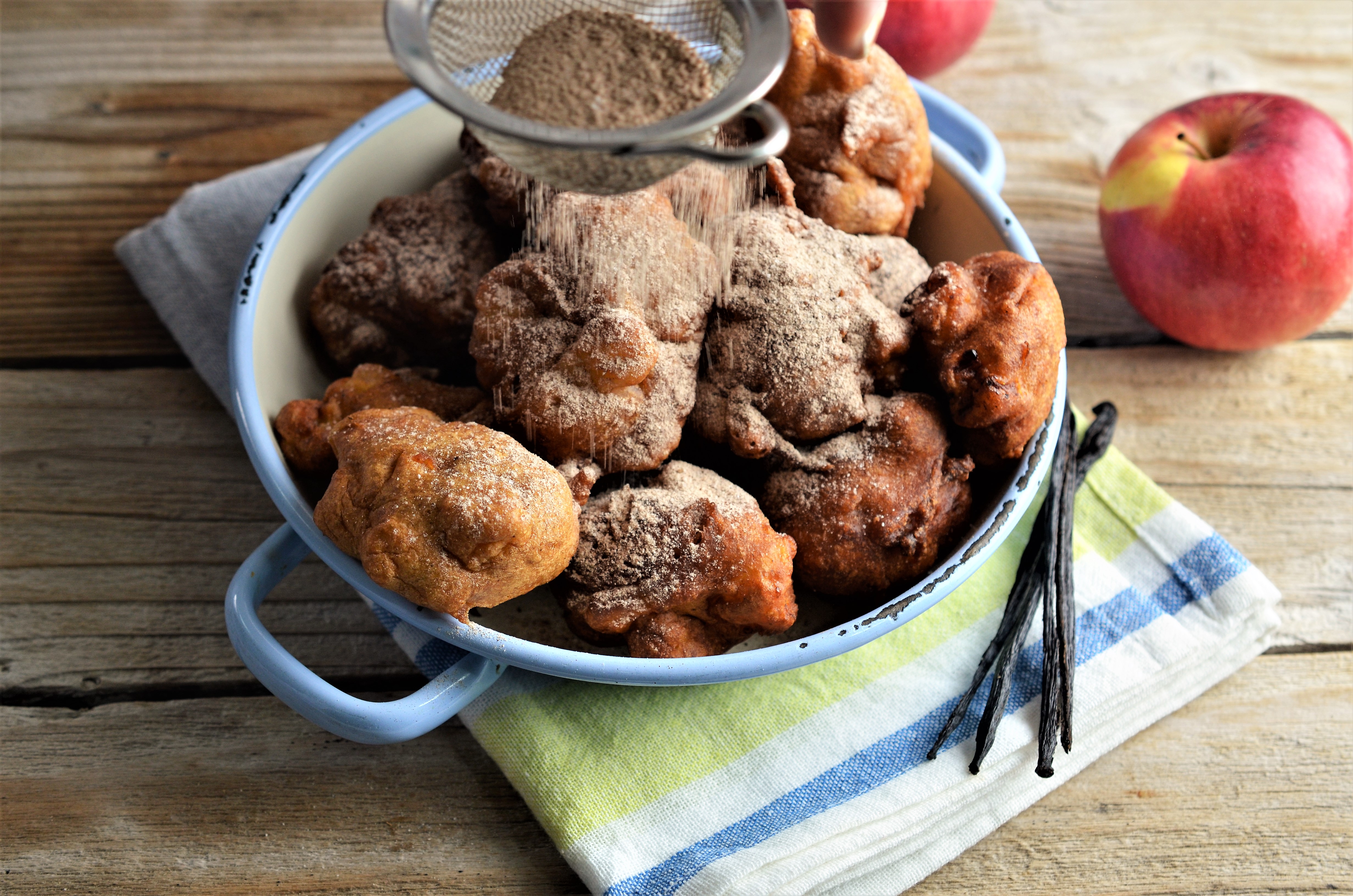 Gogosi Cu Mere Apple Fritters Retete Culinare By Teo S Kitchen