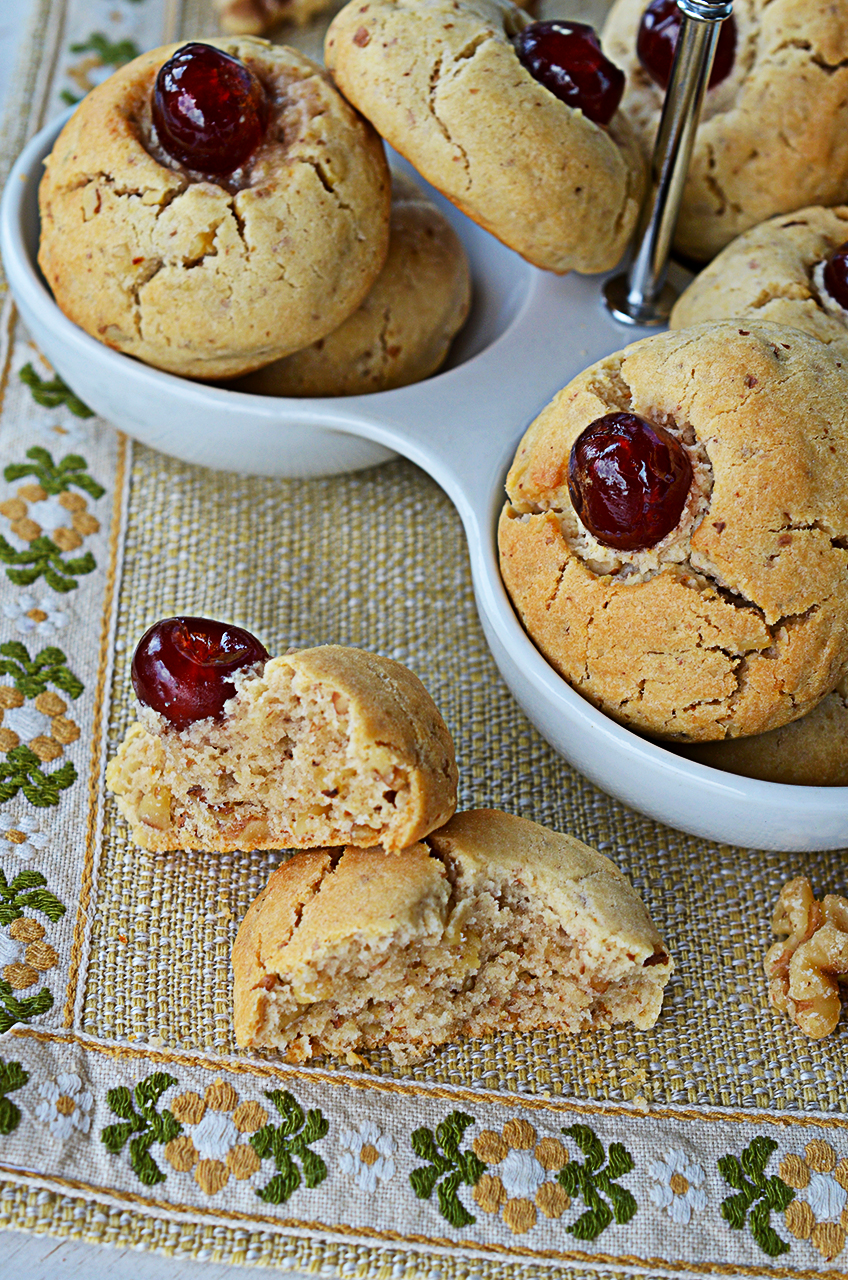 biscuiti cu nuca biscuiti fragezi