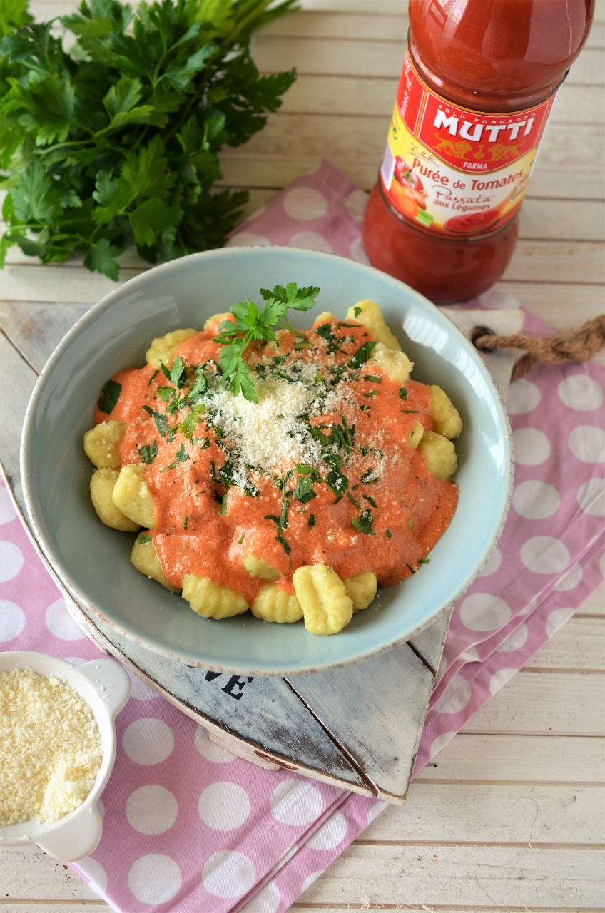 gnocchi cu sos de vodka