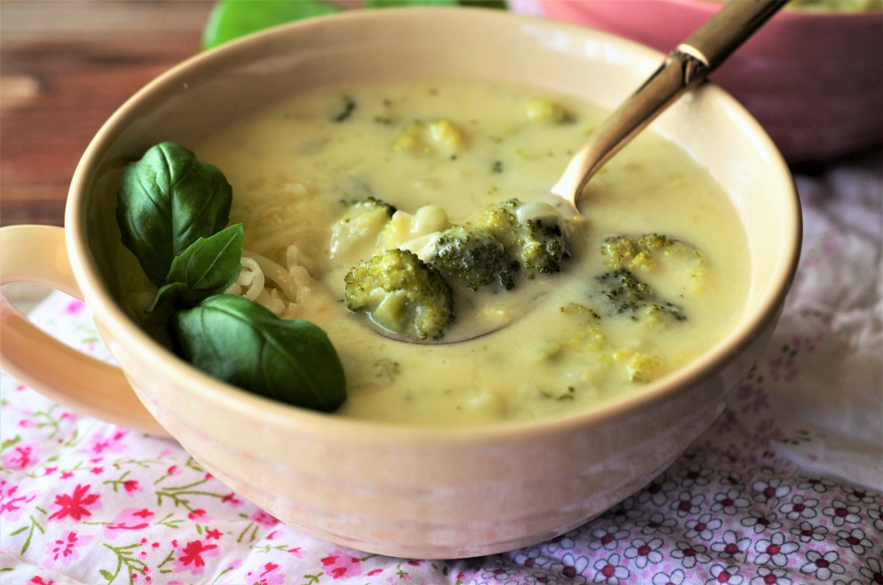 supa de broccoli cu cascaval