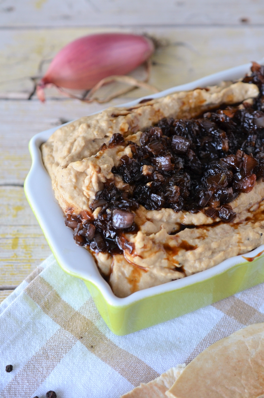 hummus cu ceapa caramelizata