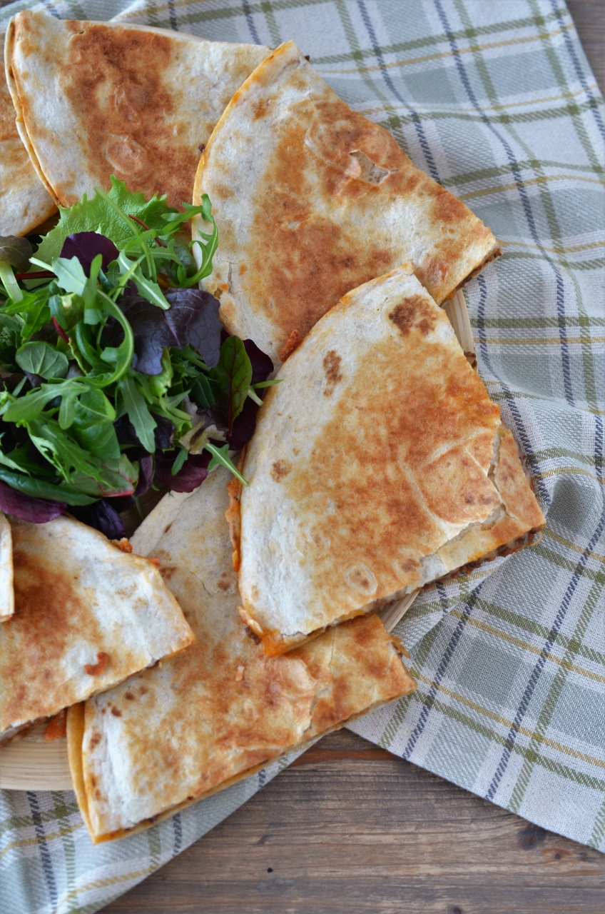 quesadilla cu carne tocata