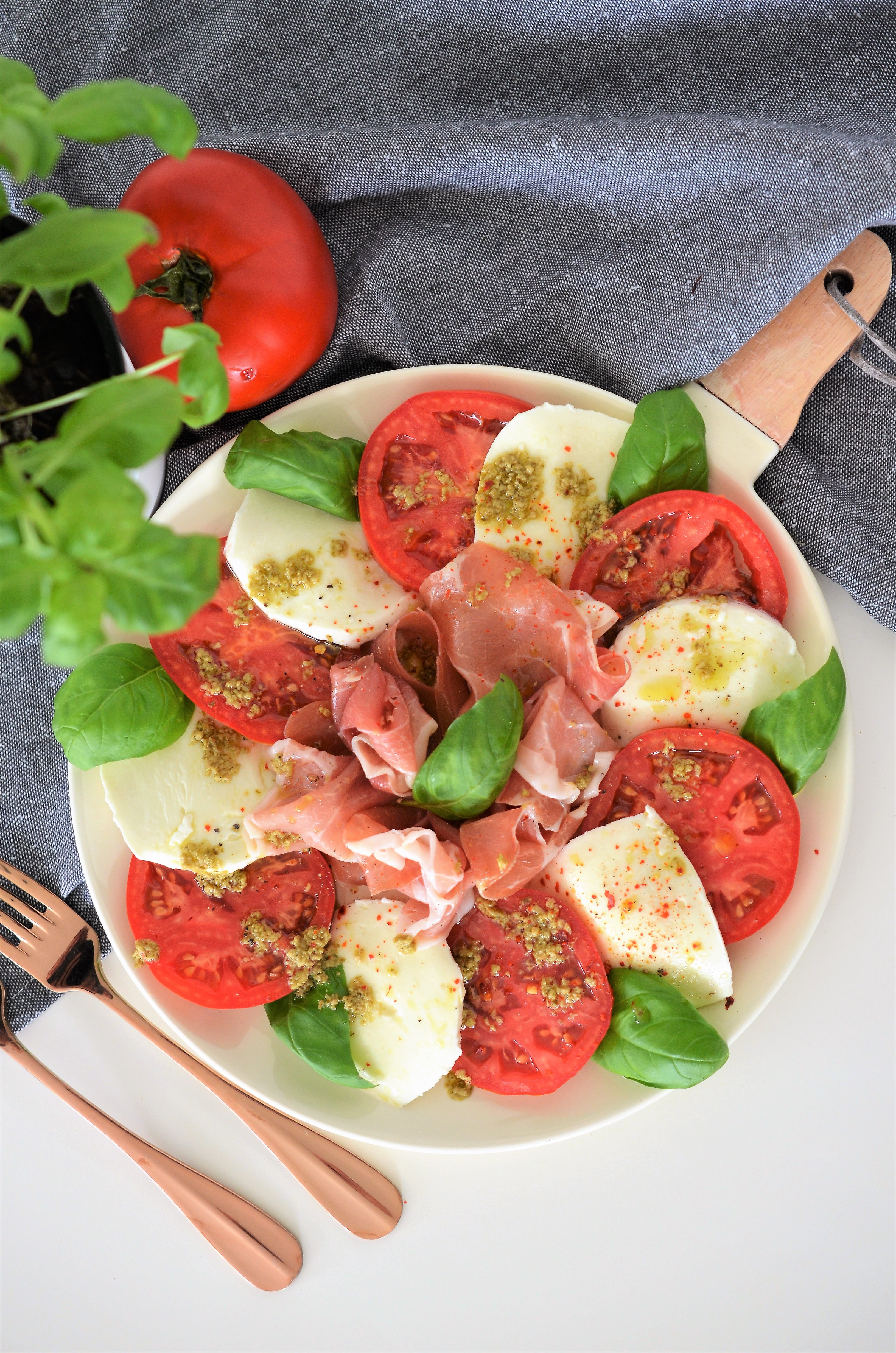 salata caprese