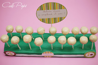 Cake pops (prajitura pe bat)